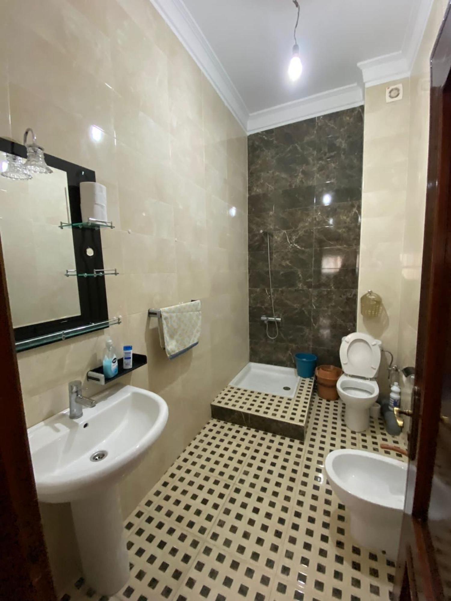 Appartement Martil 3 Chambres Proche De Centre Ville 5Mn A Pied Et La Plage 10Mn A Pied Et 10Mn De Aeroport Tetouan En Voiture Exterior photo